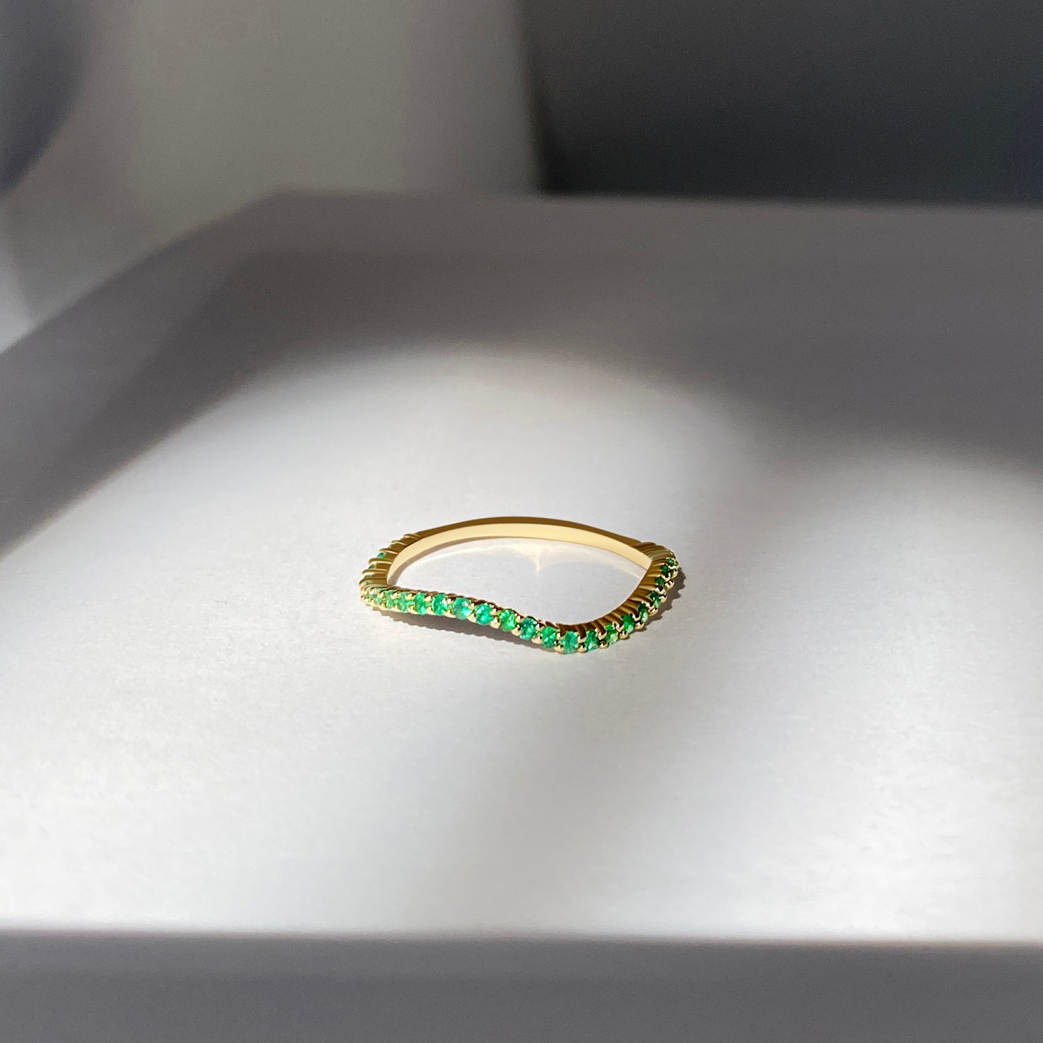 Contour — Pavé Band Ring (Emerald)