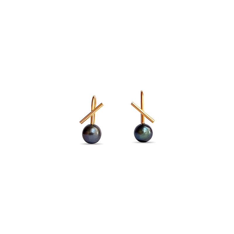 Black Pearl Horizon Mini Thread Earring