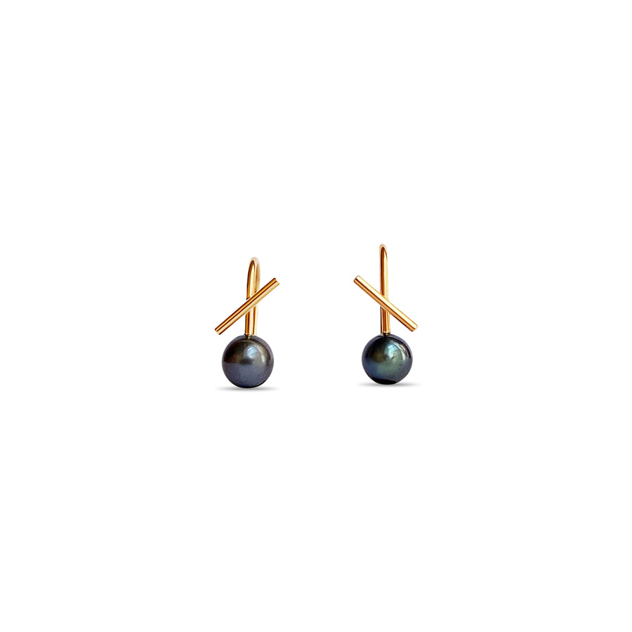 Black Pearl Horizon Mini Thread Earring