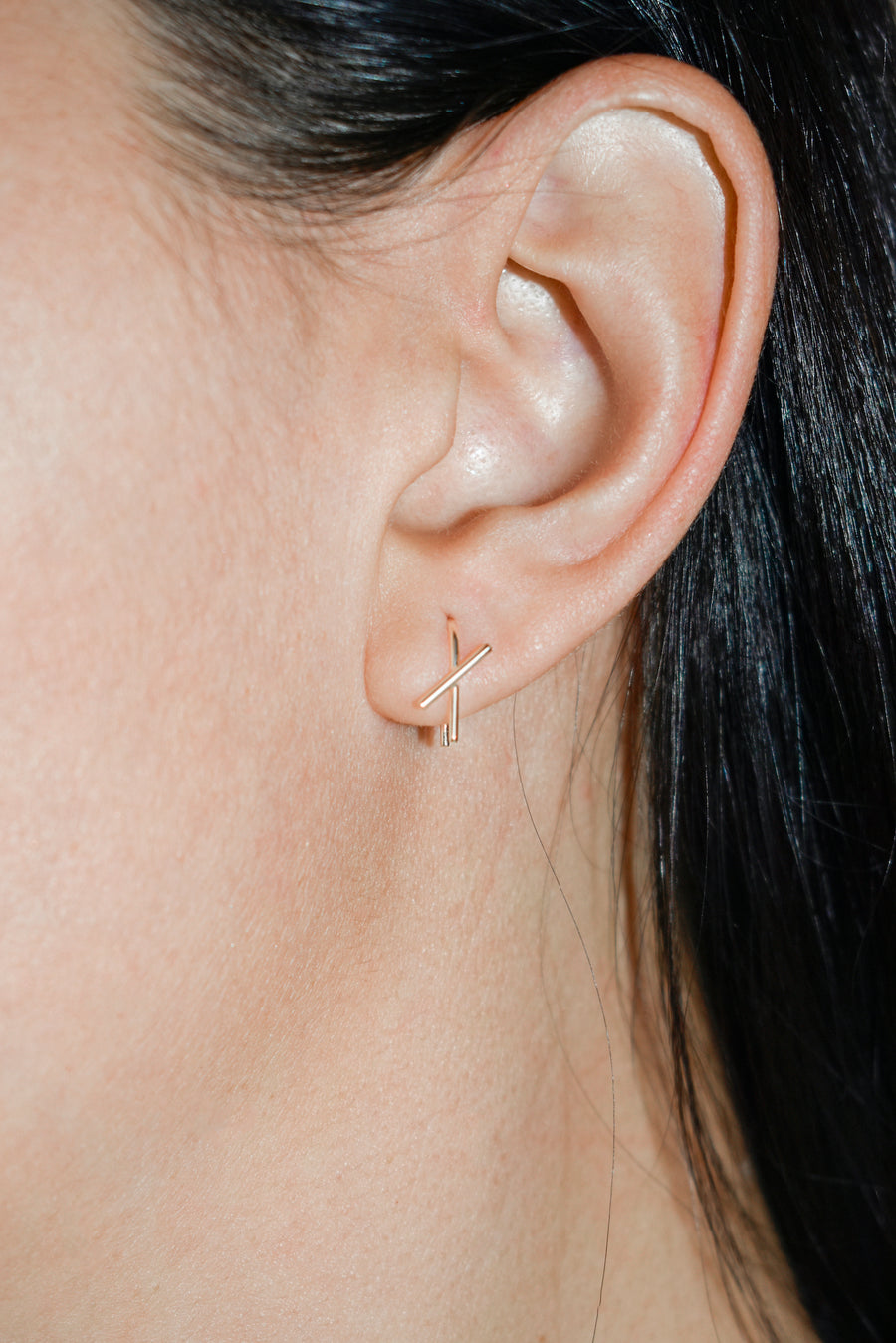 Solid Horizon Mini Thread Earring