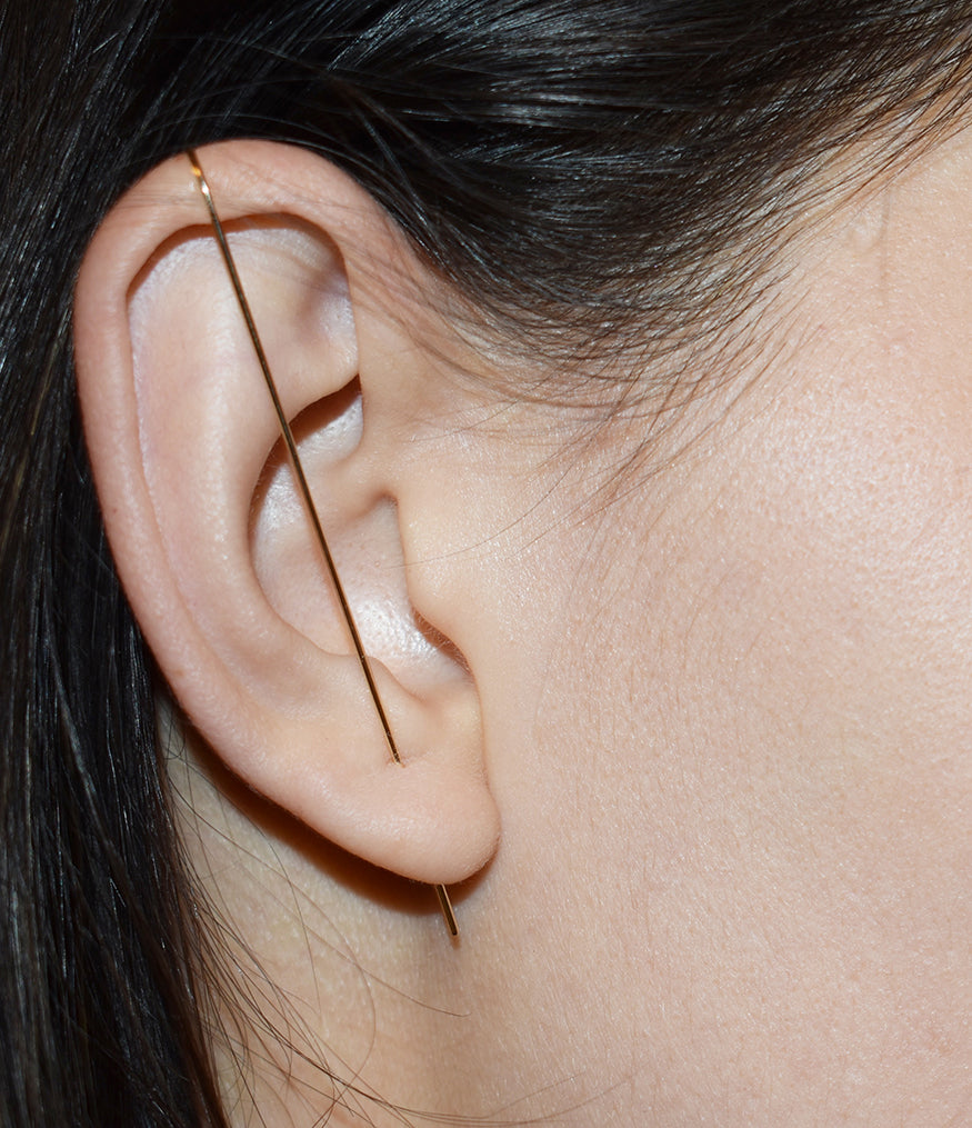 Mona Lisa Needle Earring