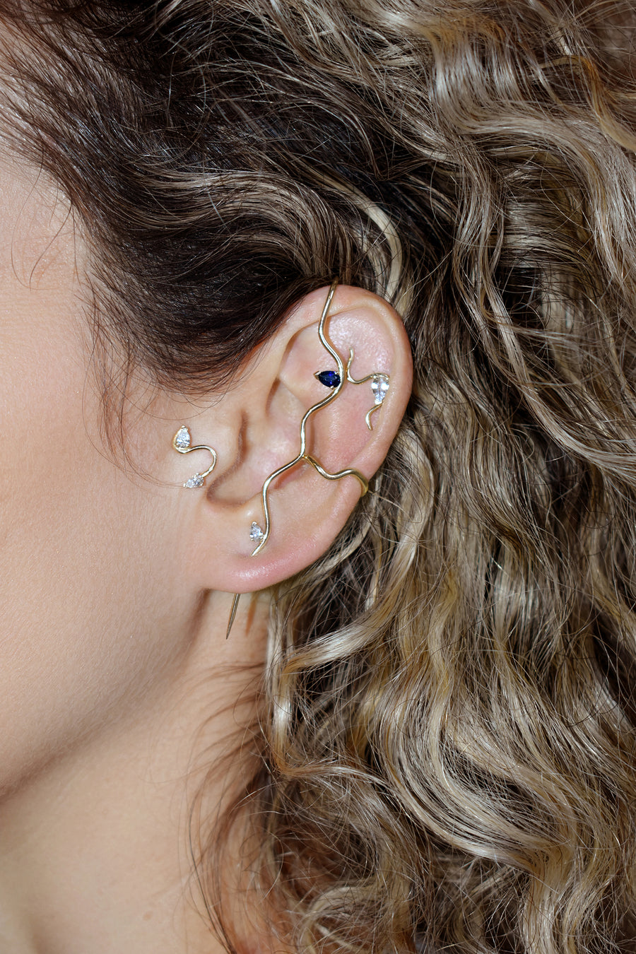 Ohana Diamond Wave Stud Earring (single)